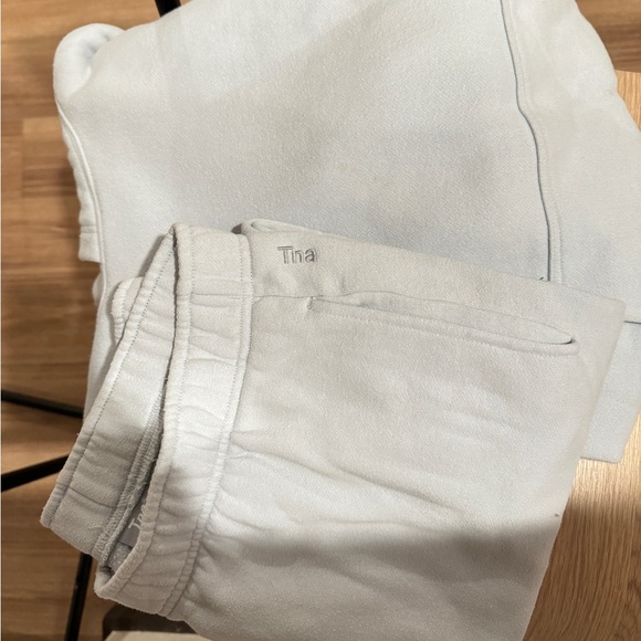 TNA Aritzia Sweat Set!!! - Picture 3 of 3